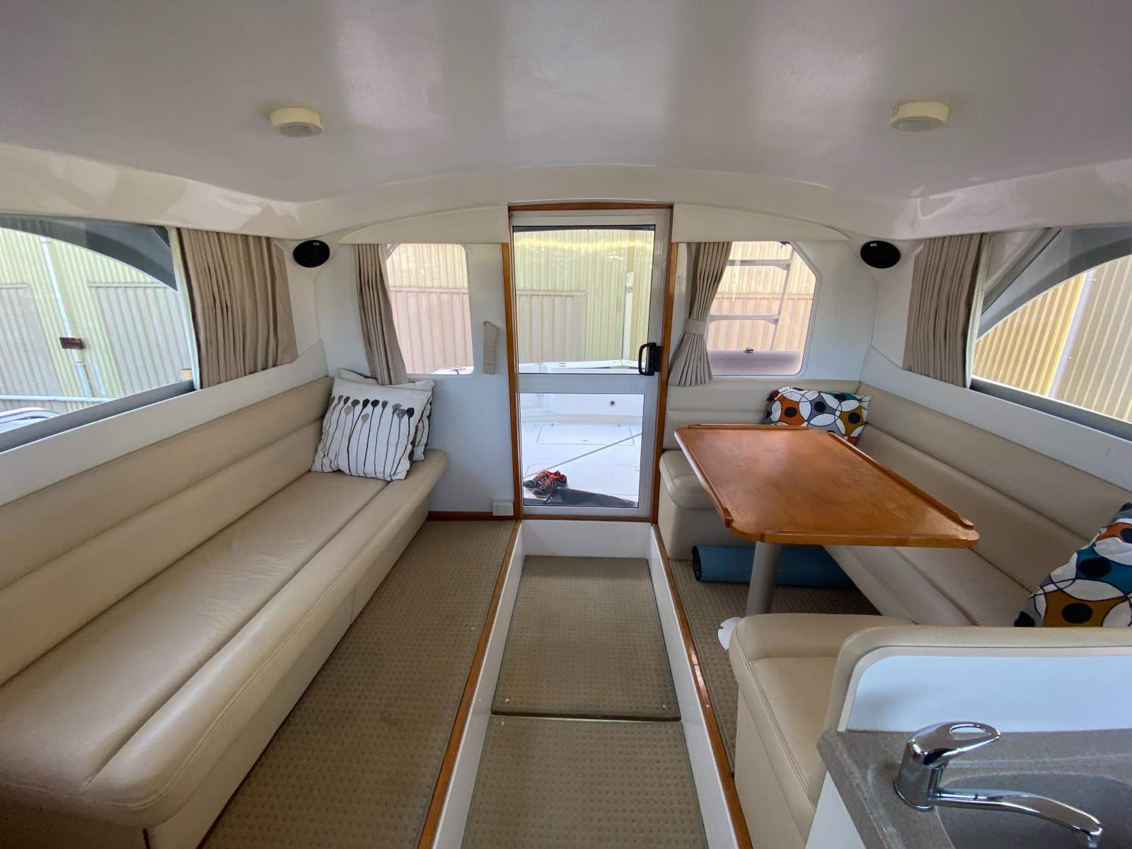 Caribbean 32 Flybridge Cruiser Merlin
