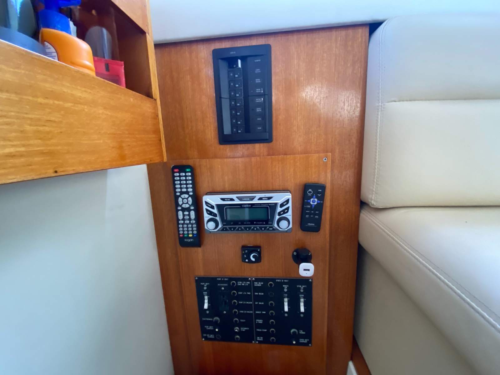 Caribbean 32 Flybridge Cruiser Merlin
