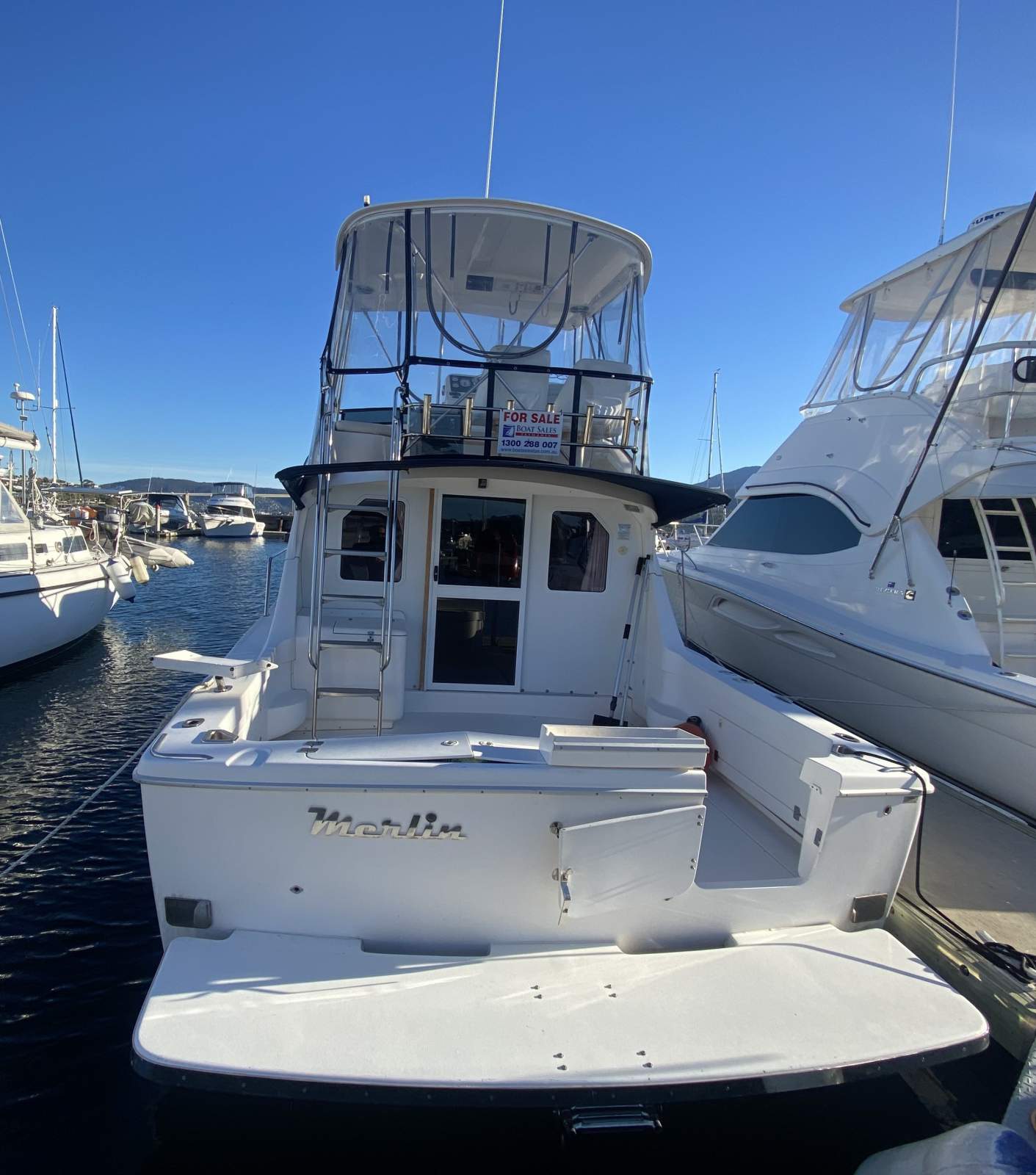 Caribbean 32 Flybridge Cruiser Merlin