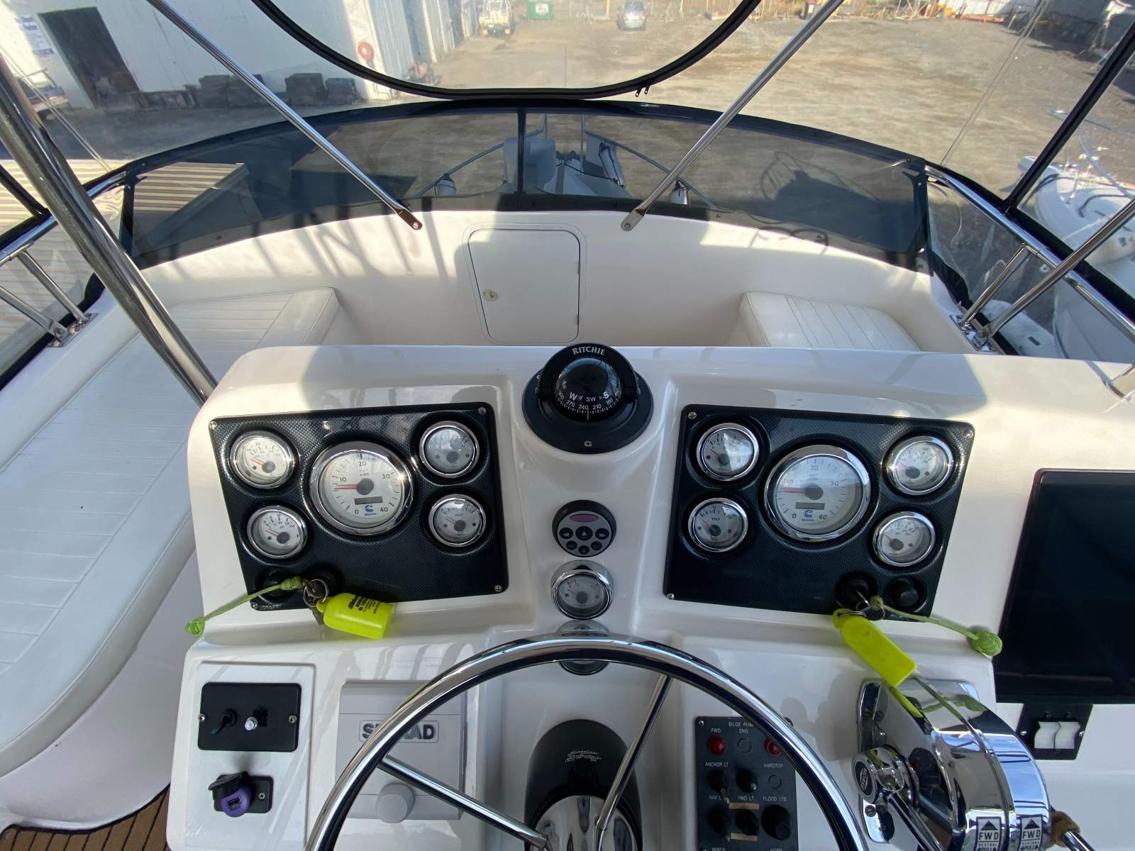 Caribbean 32 Flybridge Cruiser Merlin
