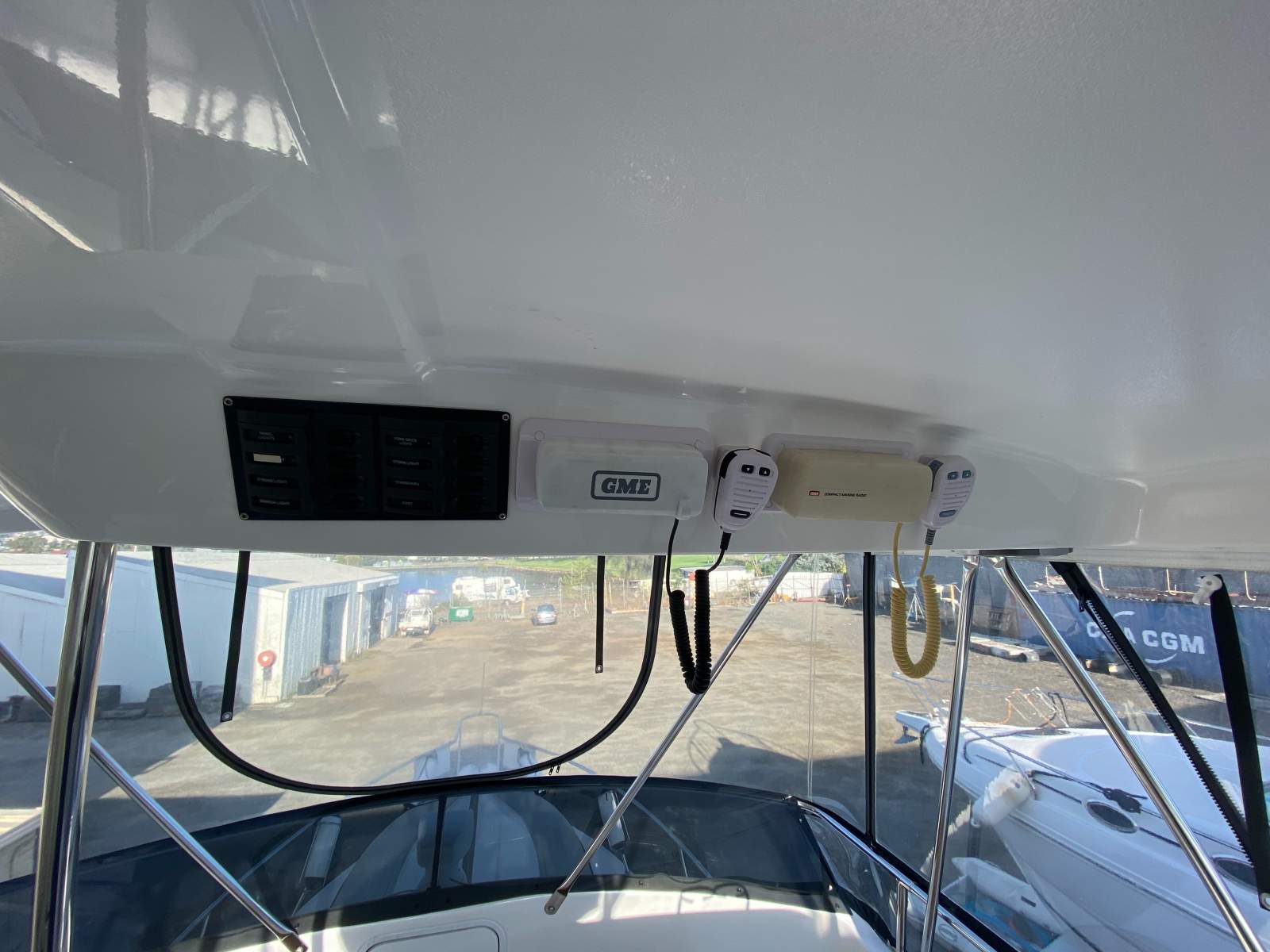 Caribbean 32 Flybridge Cruiser Merlin