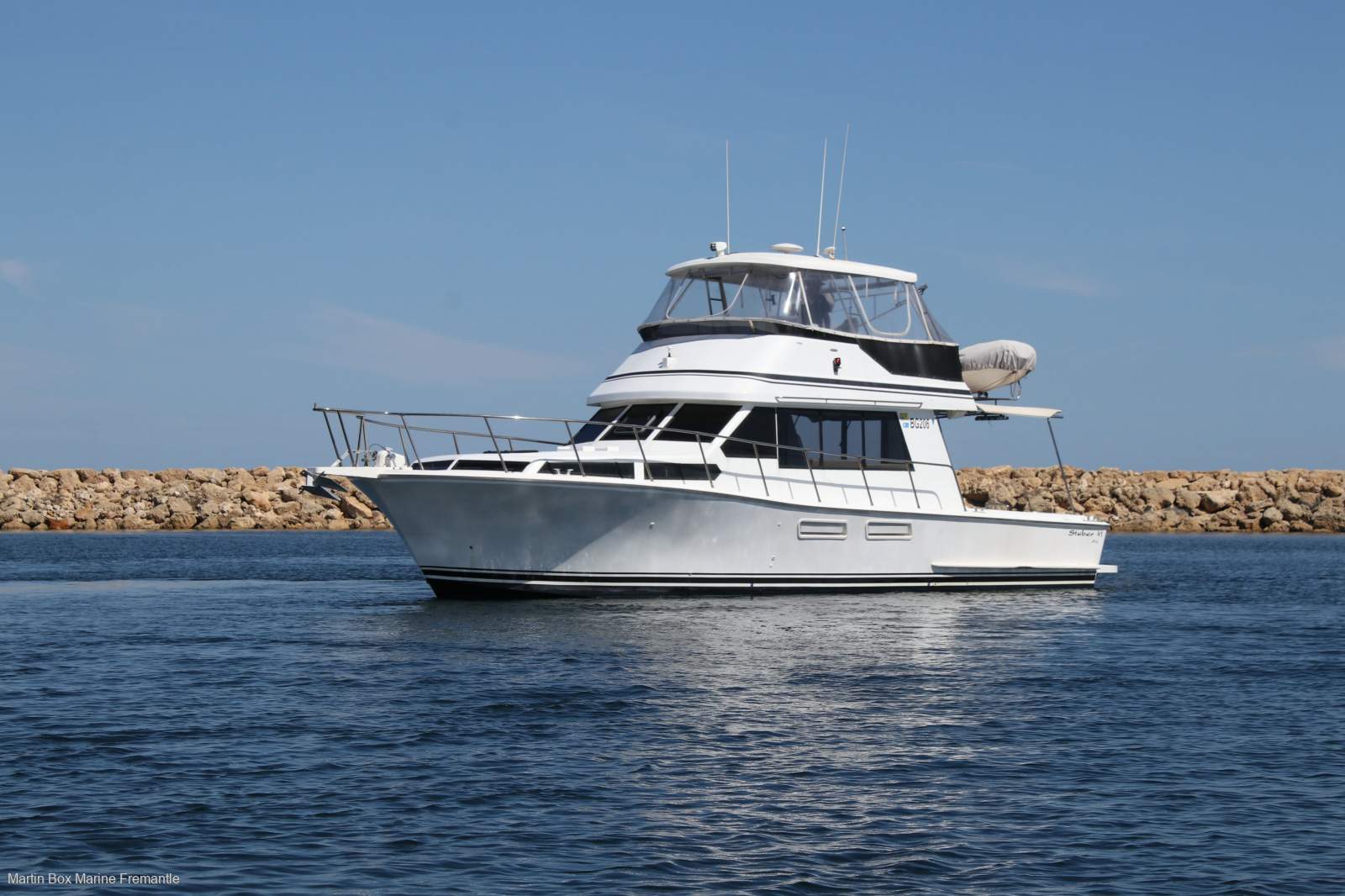 Steber 41 Flybridge with 2005 Yanmar 440Hp Diesels