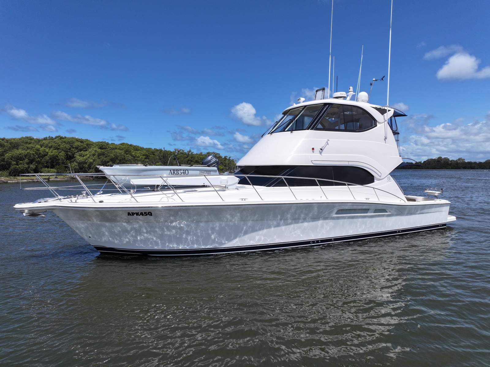 Riviera 47 Enclosed Flybridge