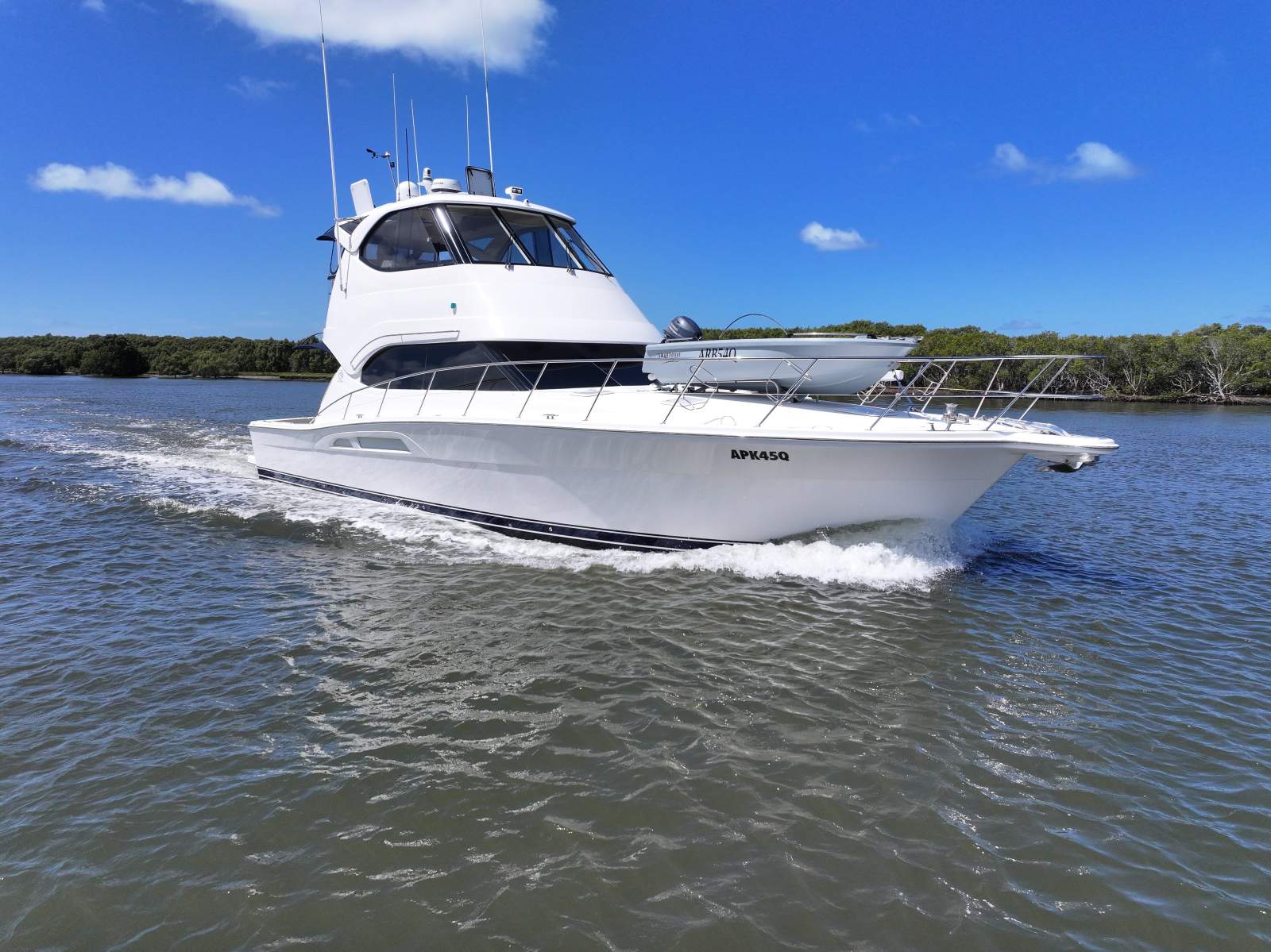Riviera 47 Enclosed Flybridge