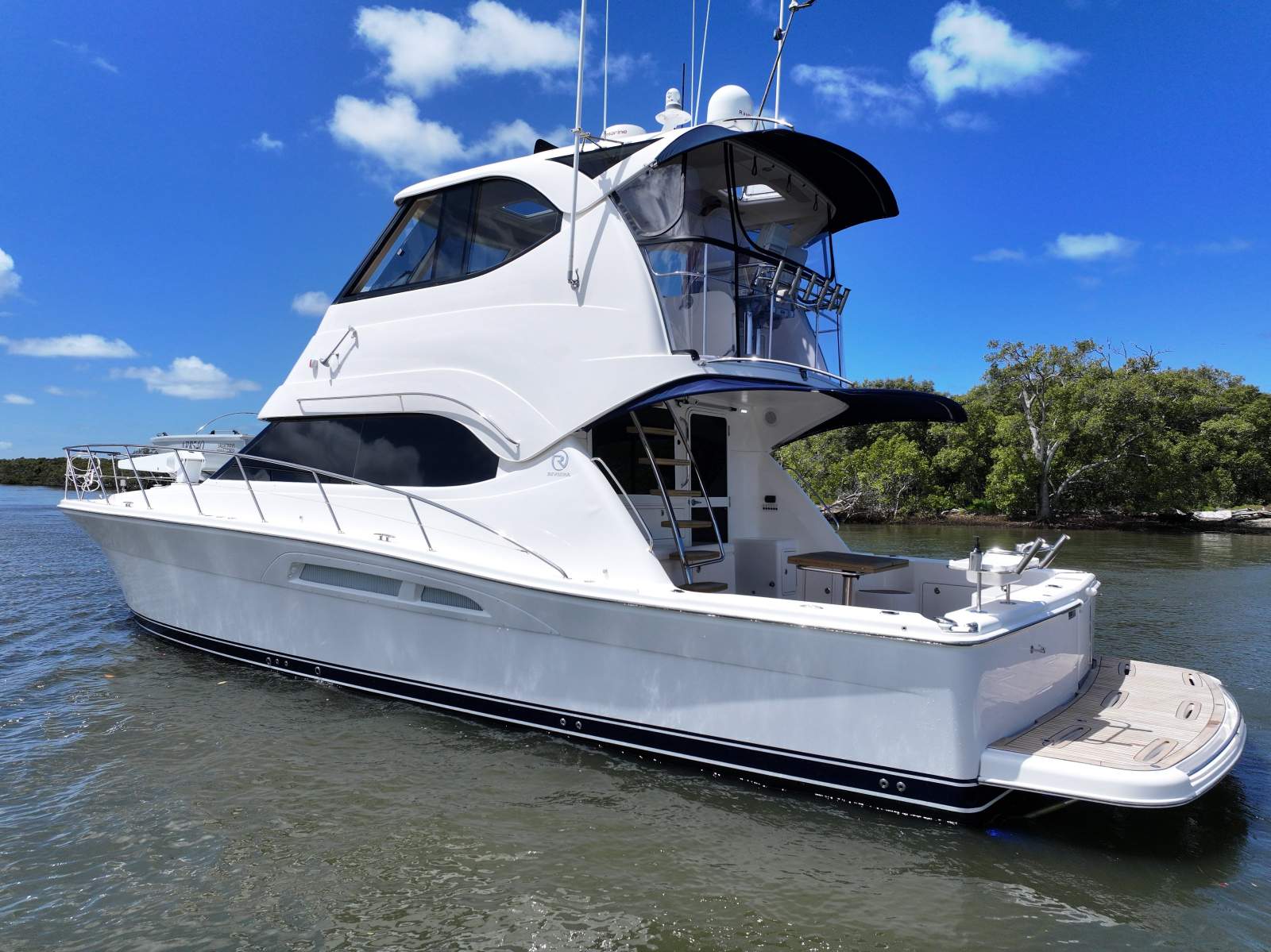 Riviera 47 Enclosed Flybridge