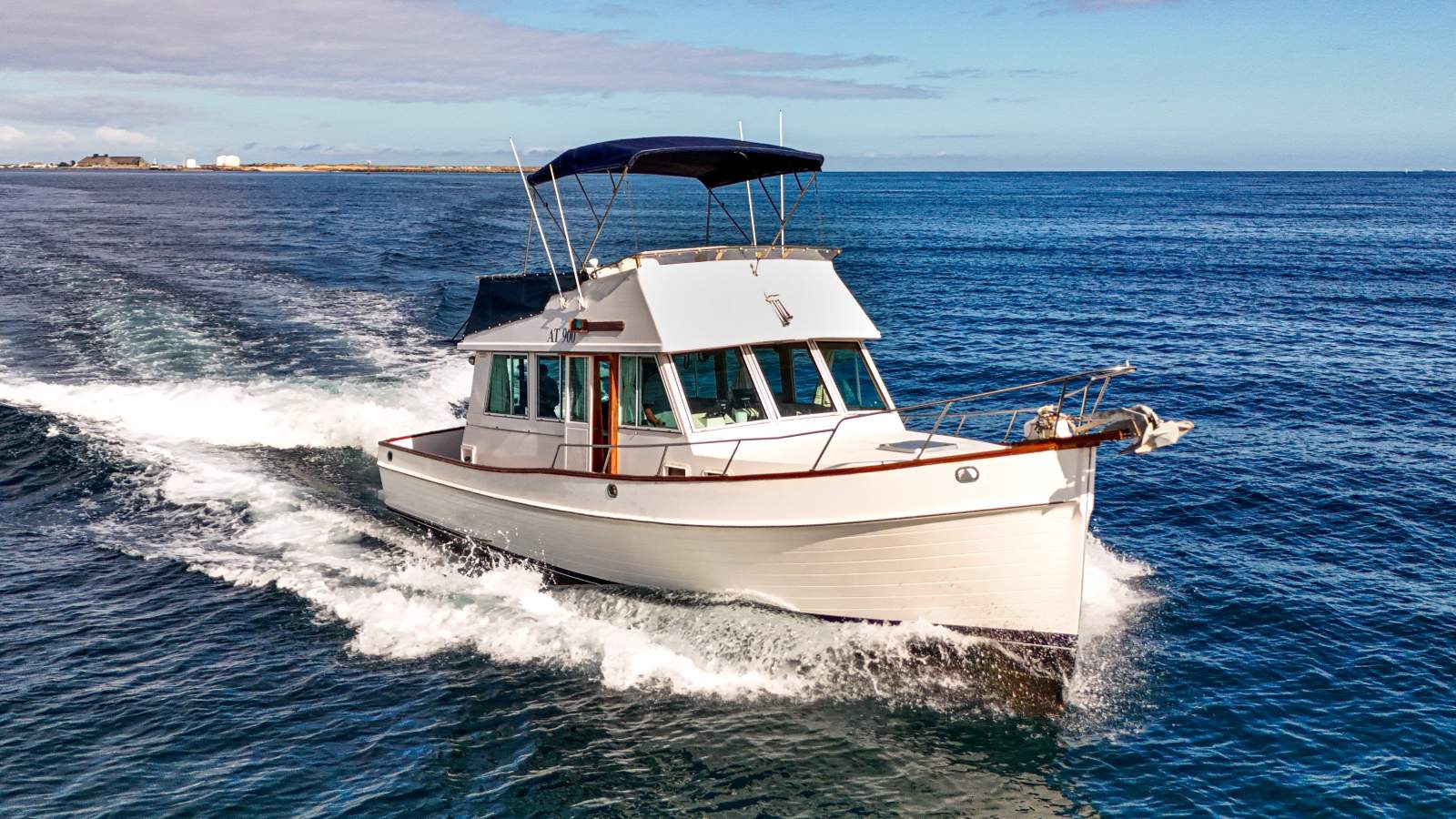 Grand Banks 36 Flybridge Cruiser