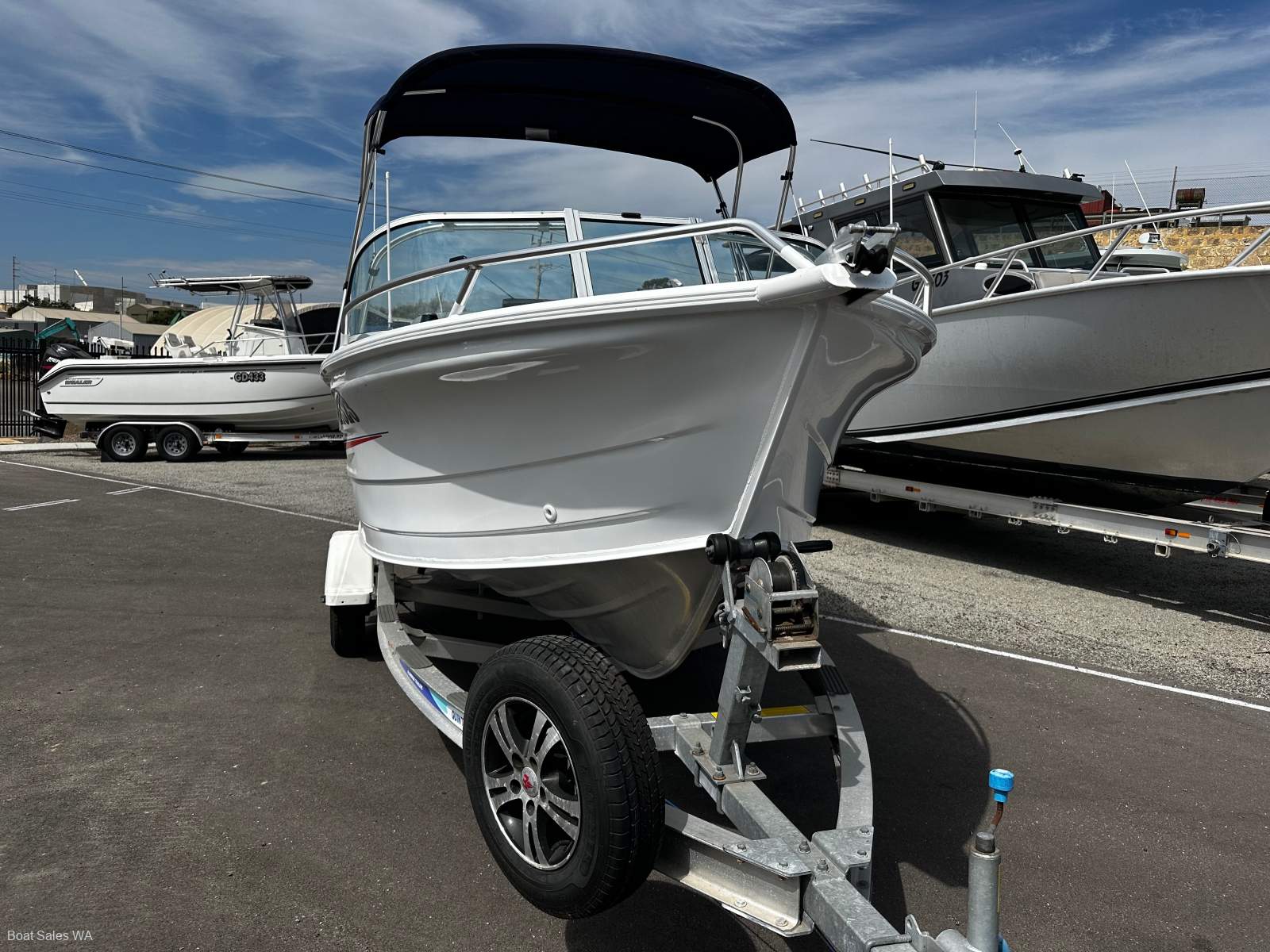 Quintrex 490 Fishabout AS NEW 2017 MODEL WITH 80HRS SUZUKI 4STR MOTOR