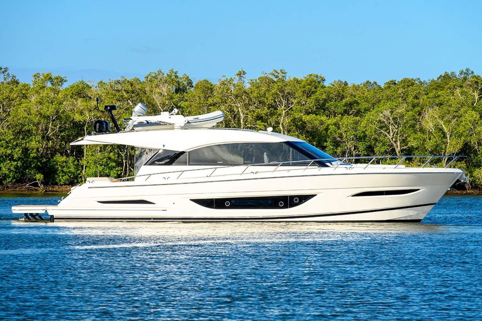 Maritimo S55 Cruising Motor Yacht