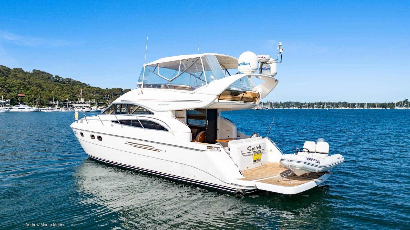 Princess P50 - Hydraulic swim platform