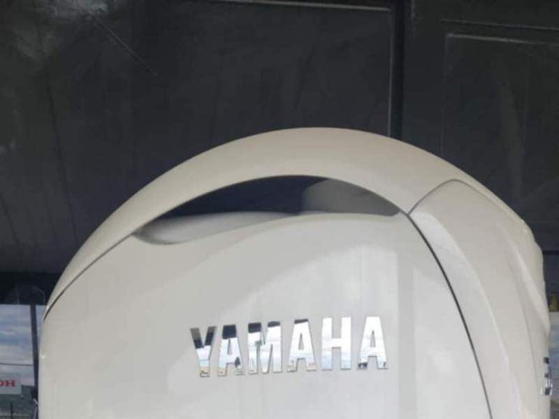 Yamaha F350 outboard demo model 9 hours
