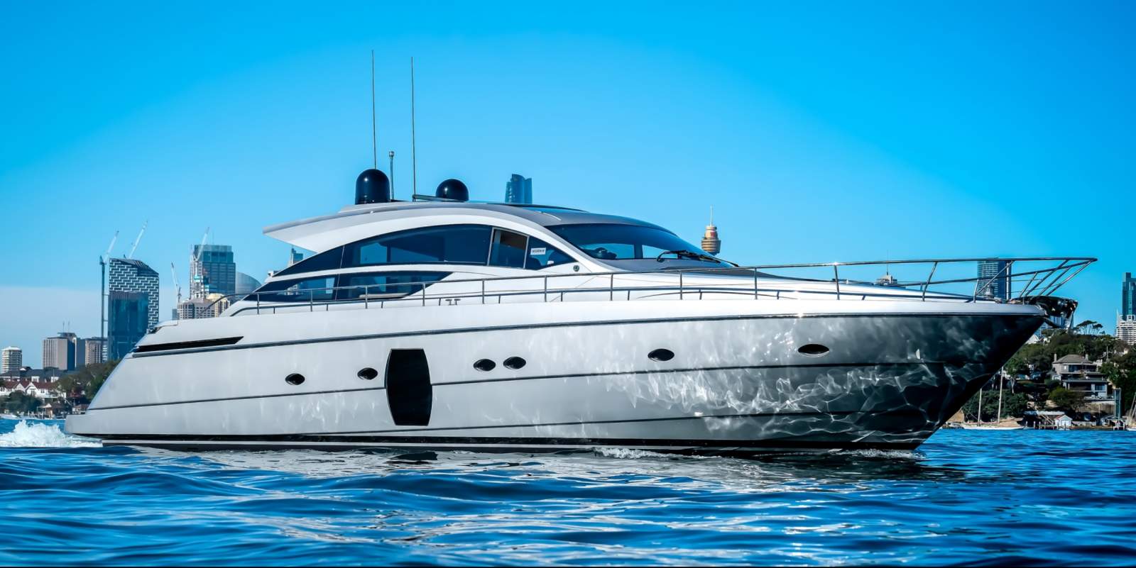 Pershing 64