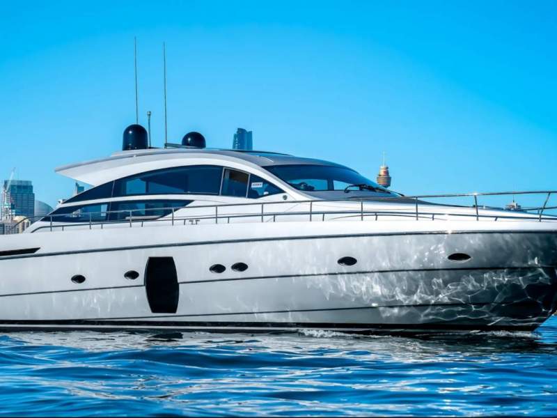 Pershing 64