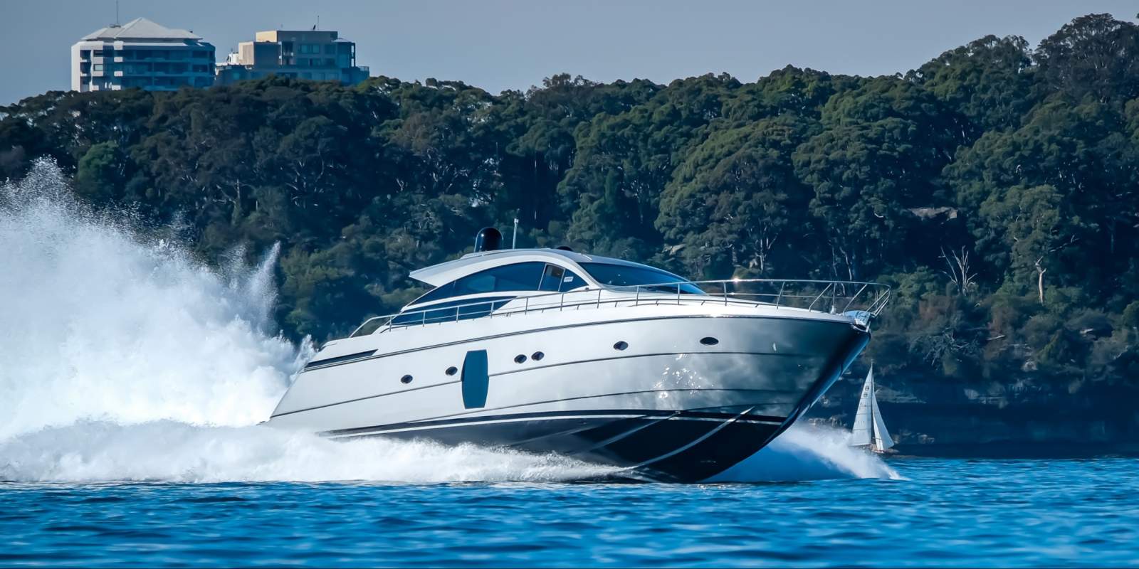 Pershing 64