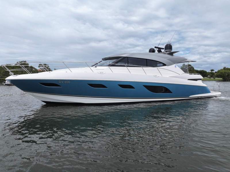 Riviera 6000 Sport Yacht Platinum Edition