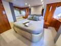 Riviera 5800 Sport Yacht