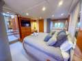 Riviera 5800 Sport Yacht