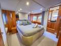 Riviera 5800 Sport Yacht