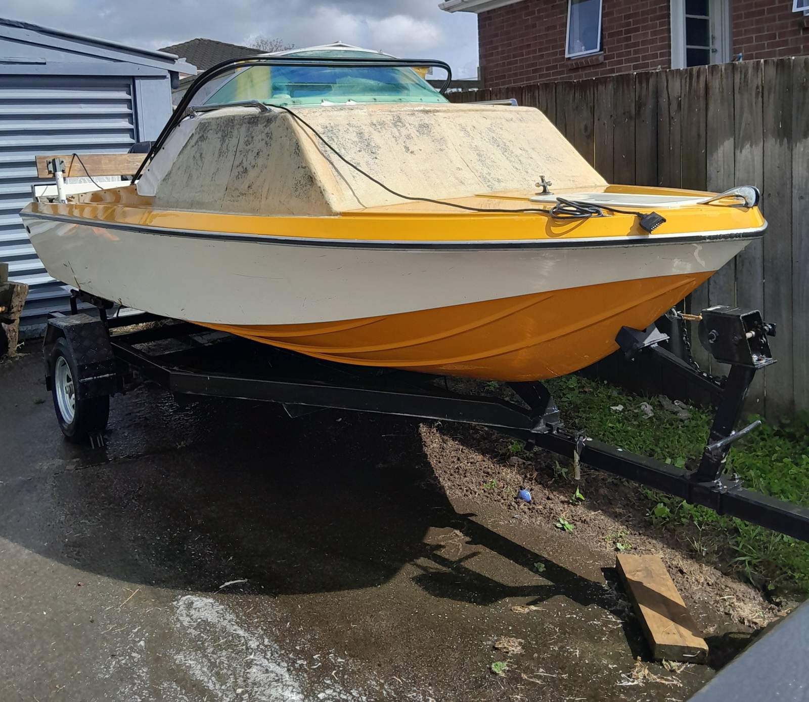 Great Working Boat with Tipper Trailer & lot more.
