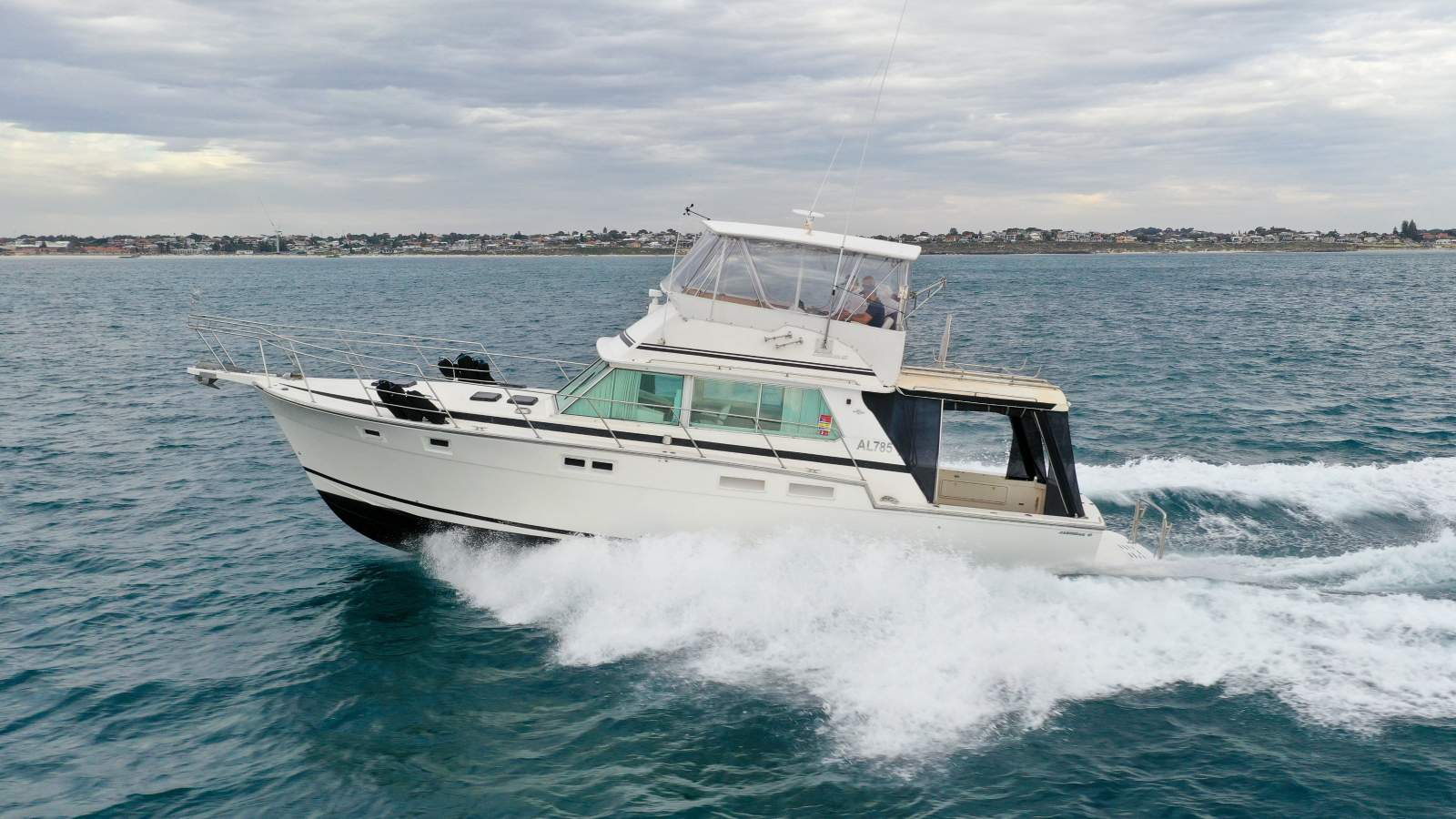 Caribbean 45 Flybridge Cruiser *RECENTLY REPOWERED*