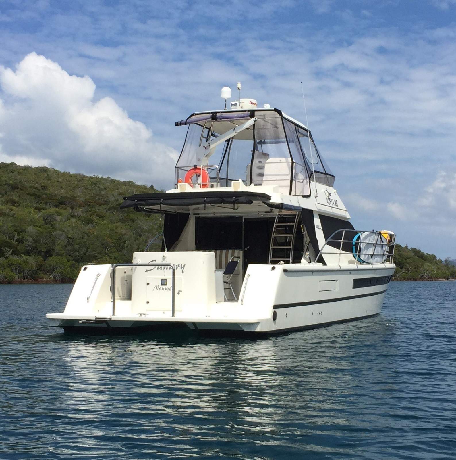 Arrowcat 420 Flybridge Only one owner since new with low hours
