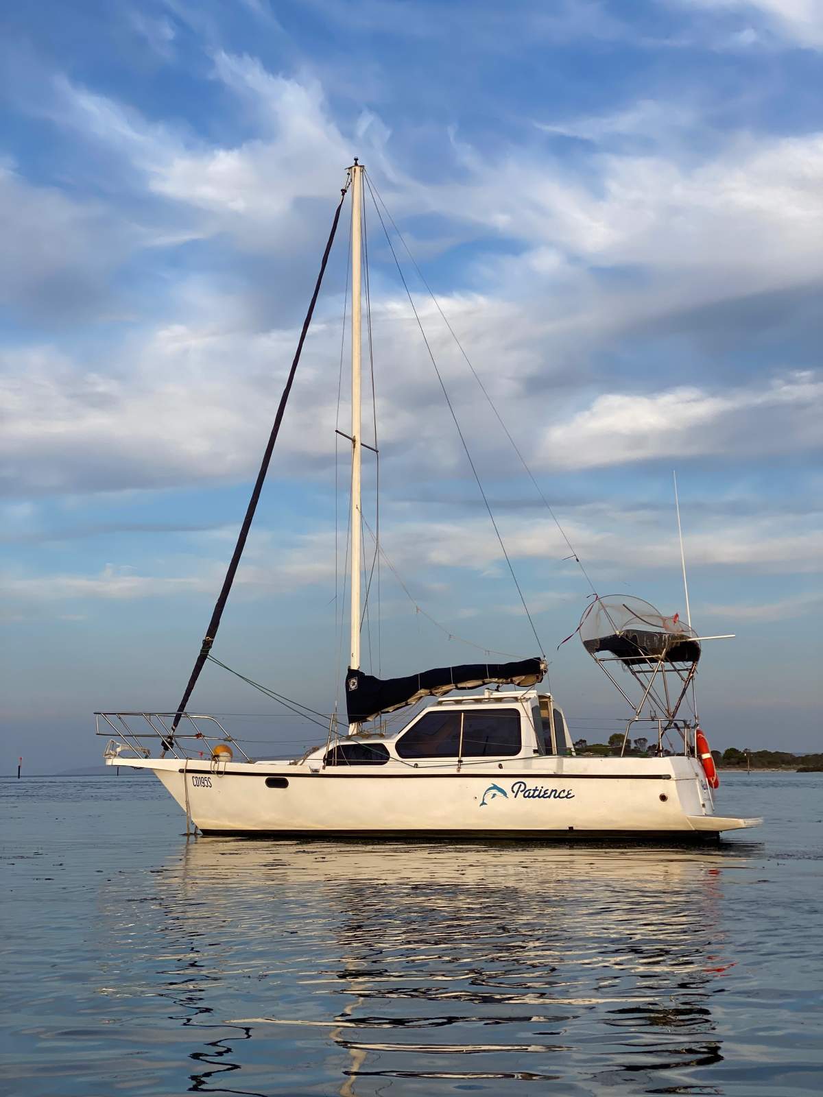 Court 800 Motor Sailer