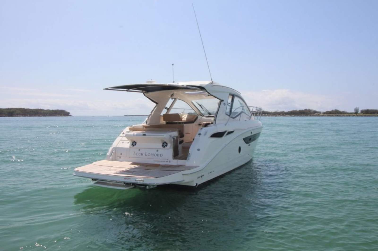 Sea Ray 350 Sundancer Coupe Sports Cruiser