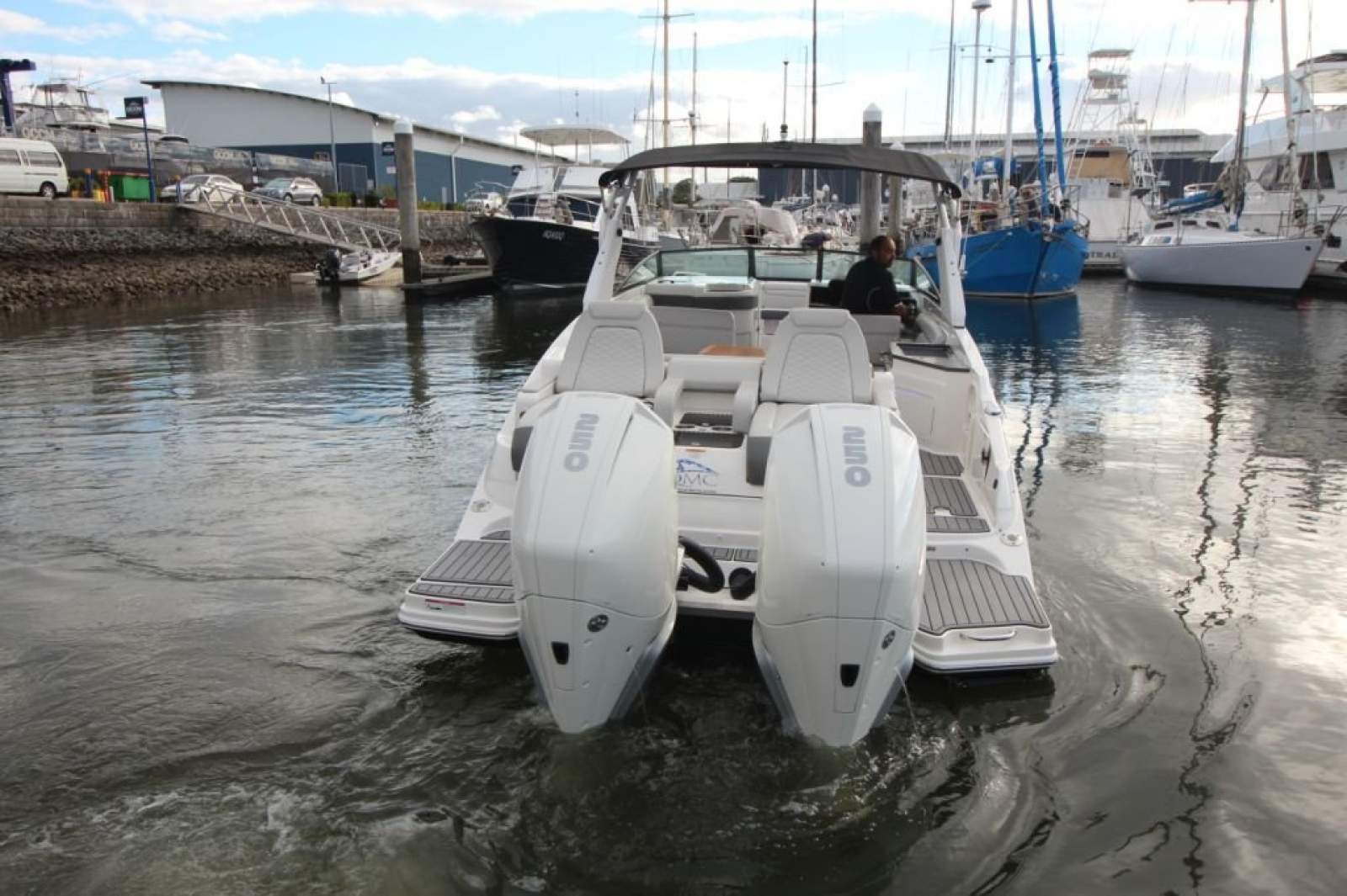 Sea Ray 290 SDX OB Bowrider