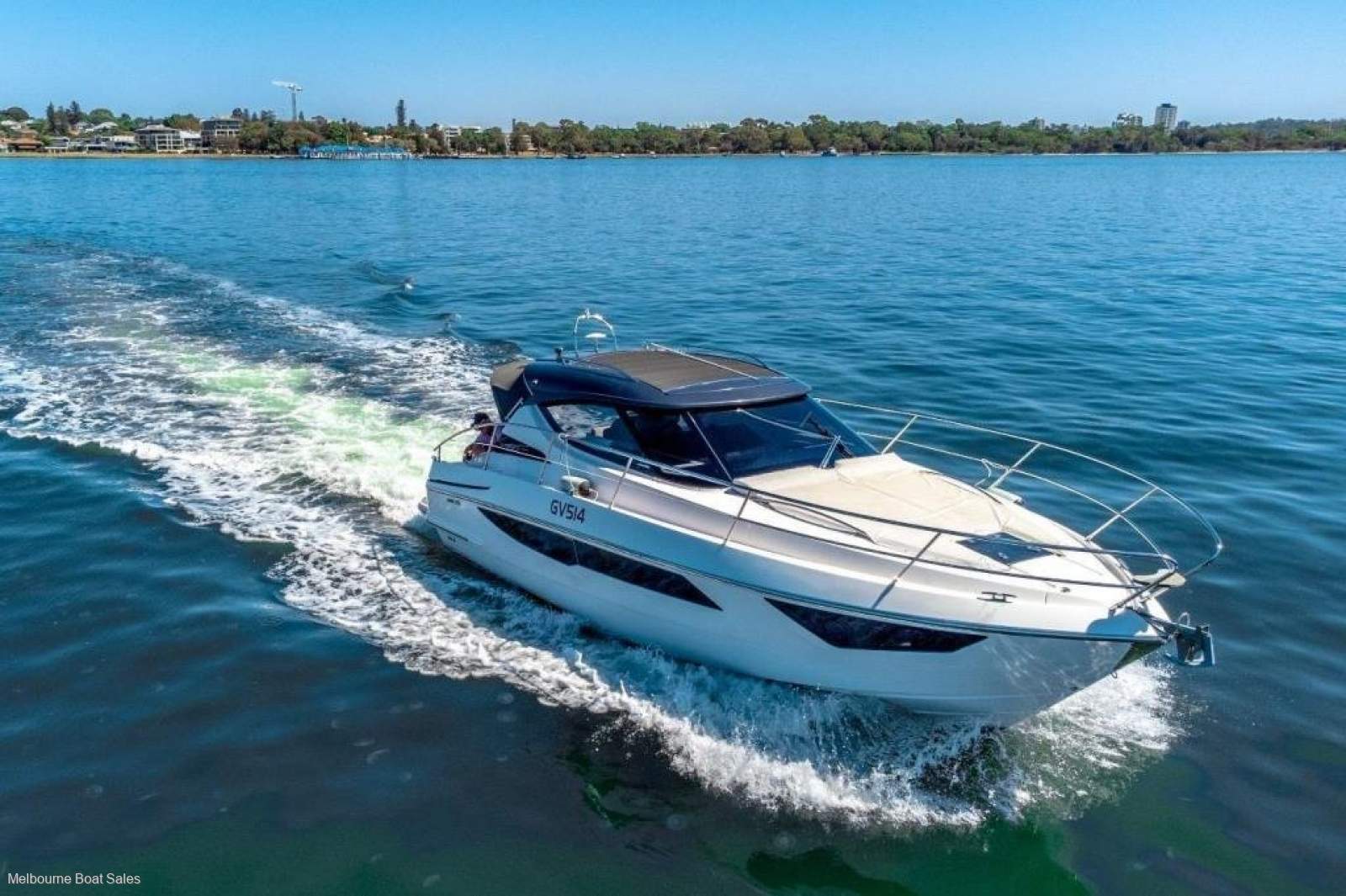 Focus Power 33 - 2 CABIN LAYOUT
