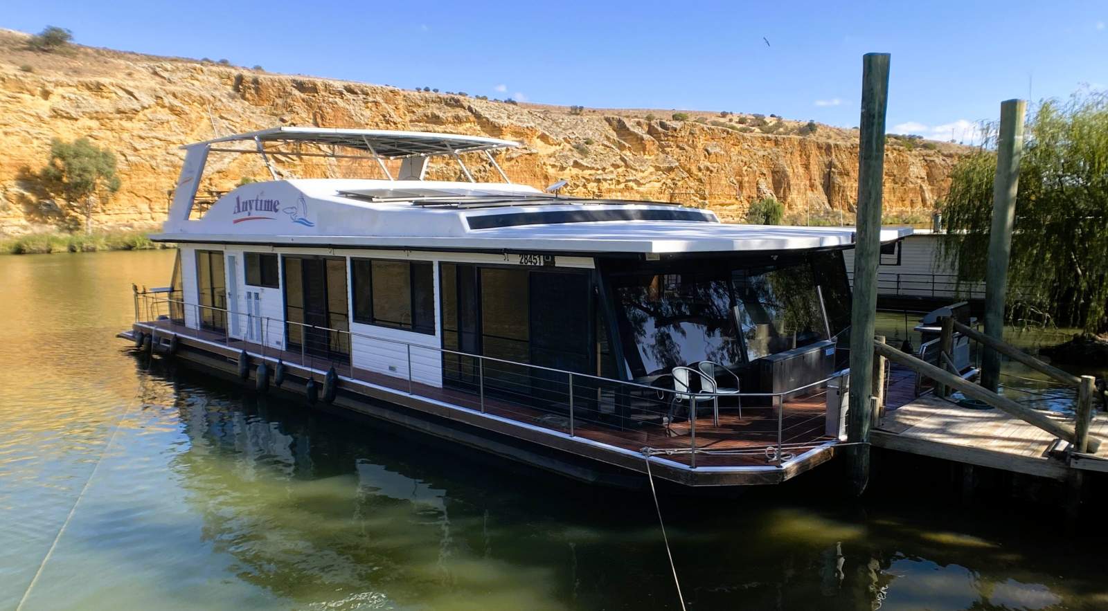 "ANYTIME" Magnificent 5 x Bed, In Survey Houseboat