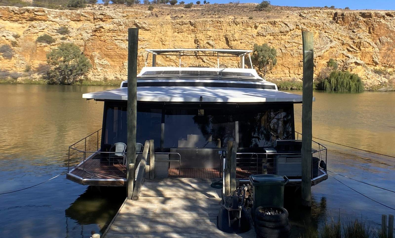 "ANYTIME" Magnificent 5 x Bed, In Survey Houseboat