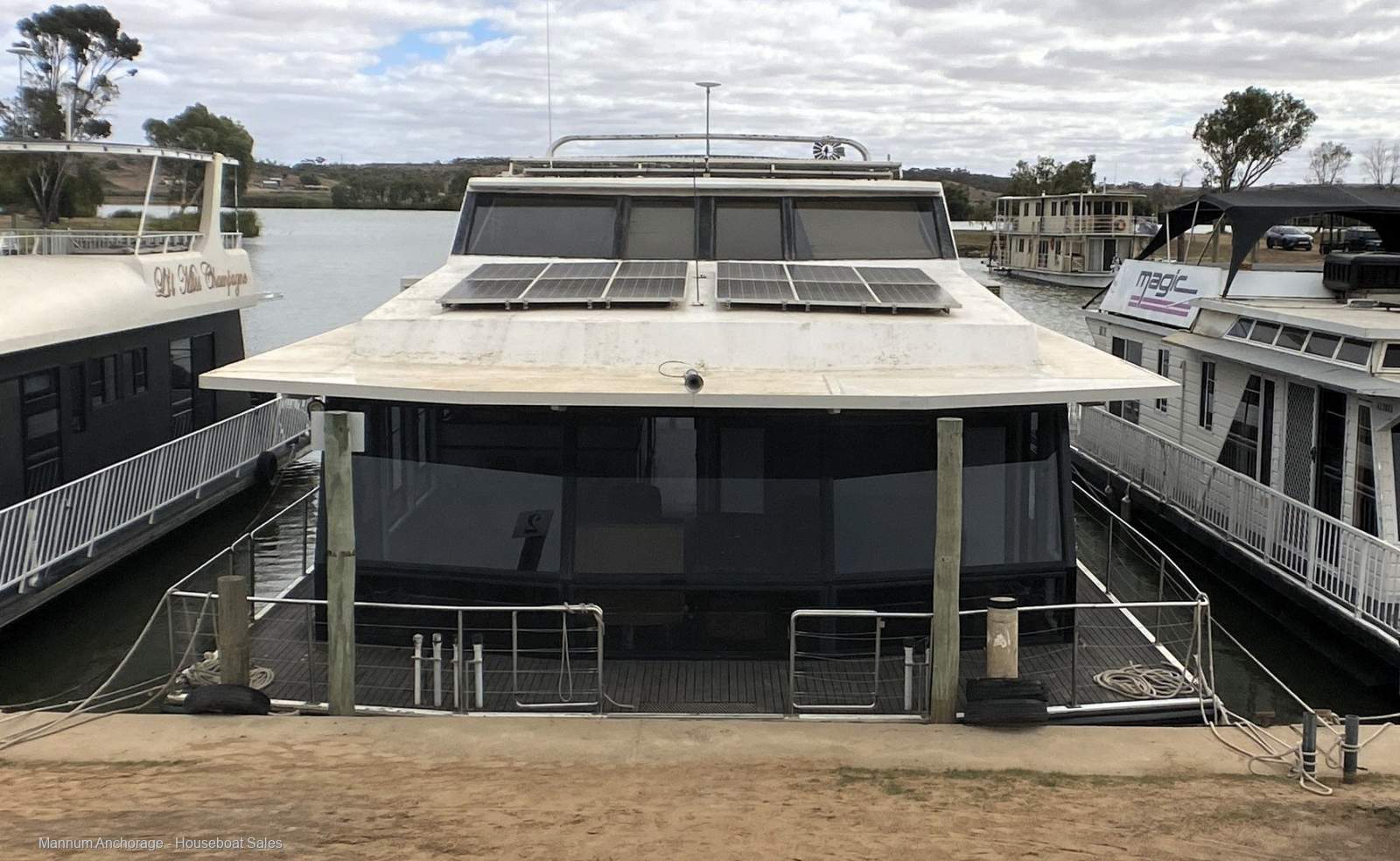 "TRUE BLUE". Five Bed, Two Deck, Survey Houseboat.