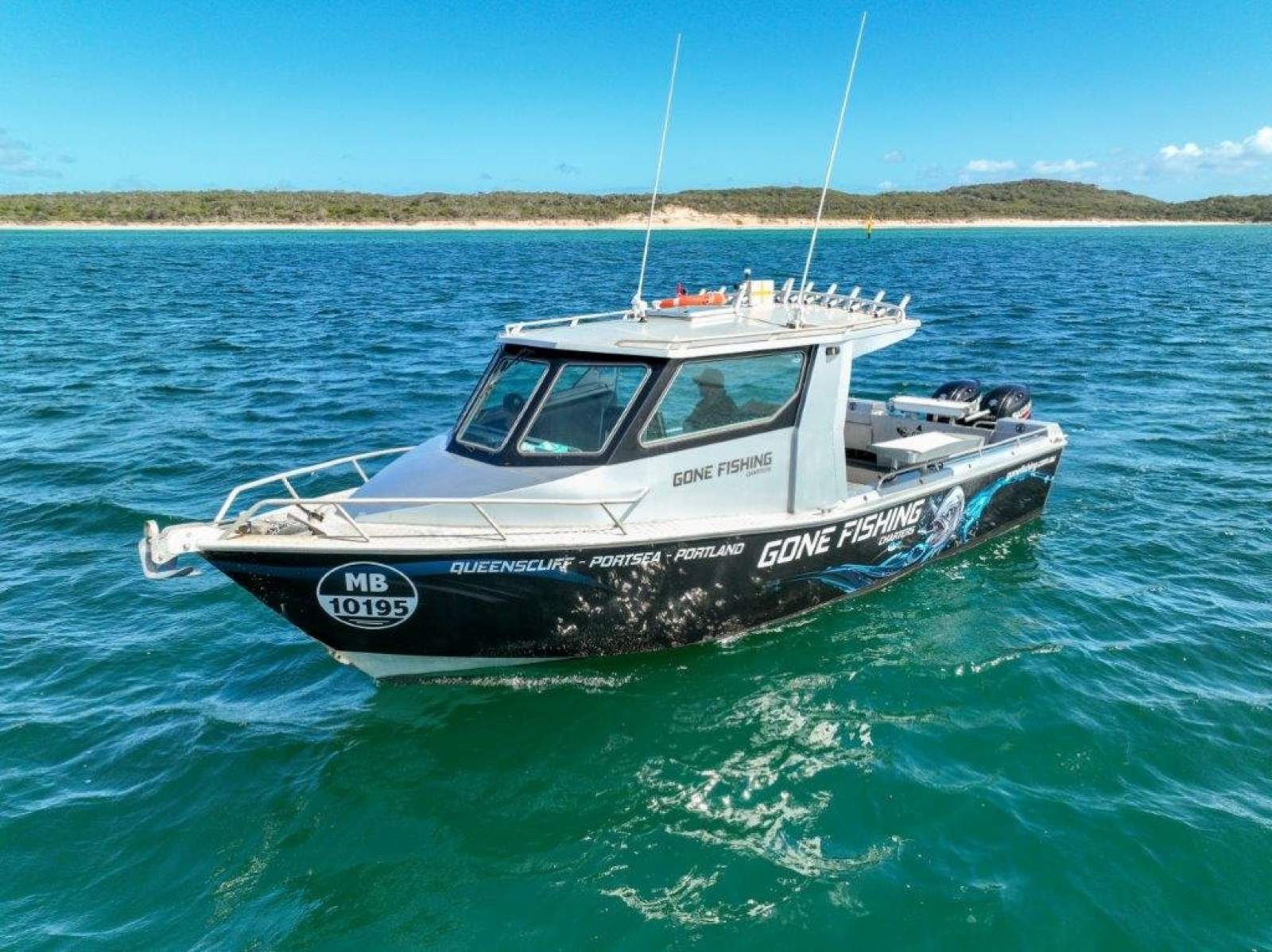 Oceaneer 8.4m Charter Vessel