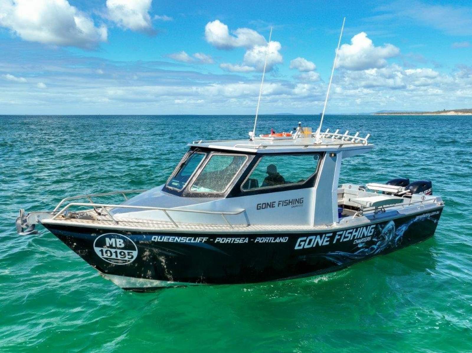 Oceaneer 8.4m Charter Vessel