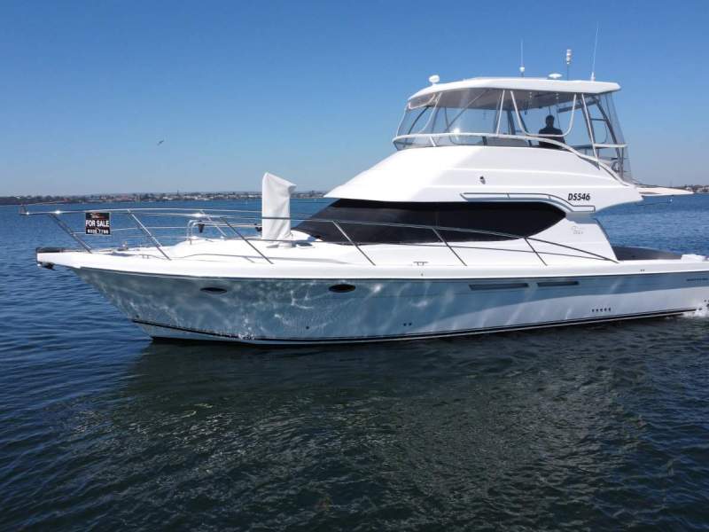 Mustang 43 Sportsfisher " VOLVO Pod drive IPS "