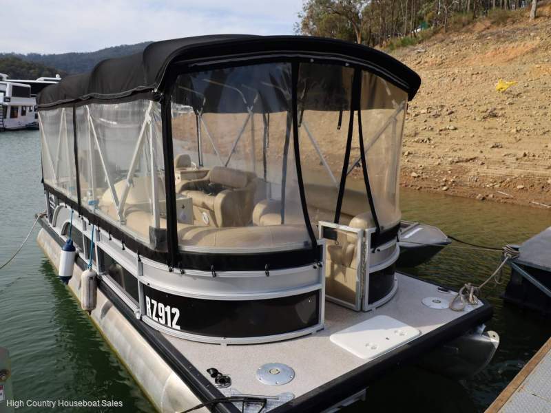 Runaway Bay Pontoon Boats 20 Twin Hull