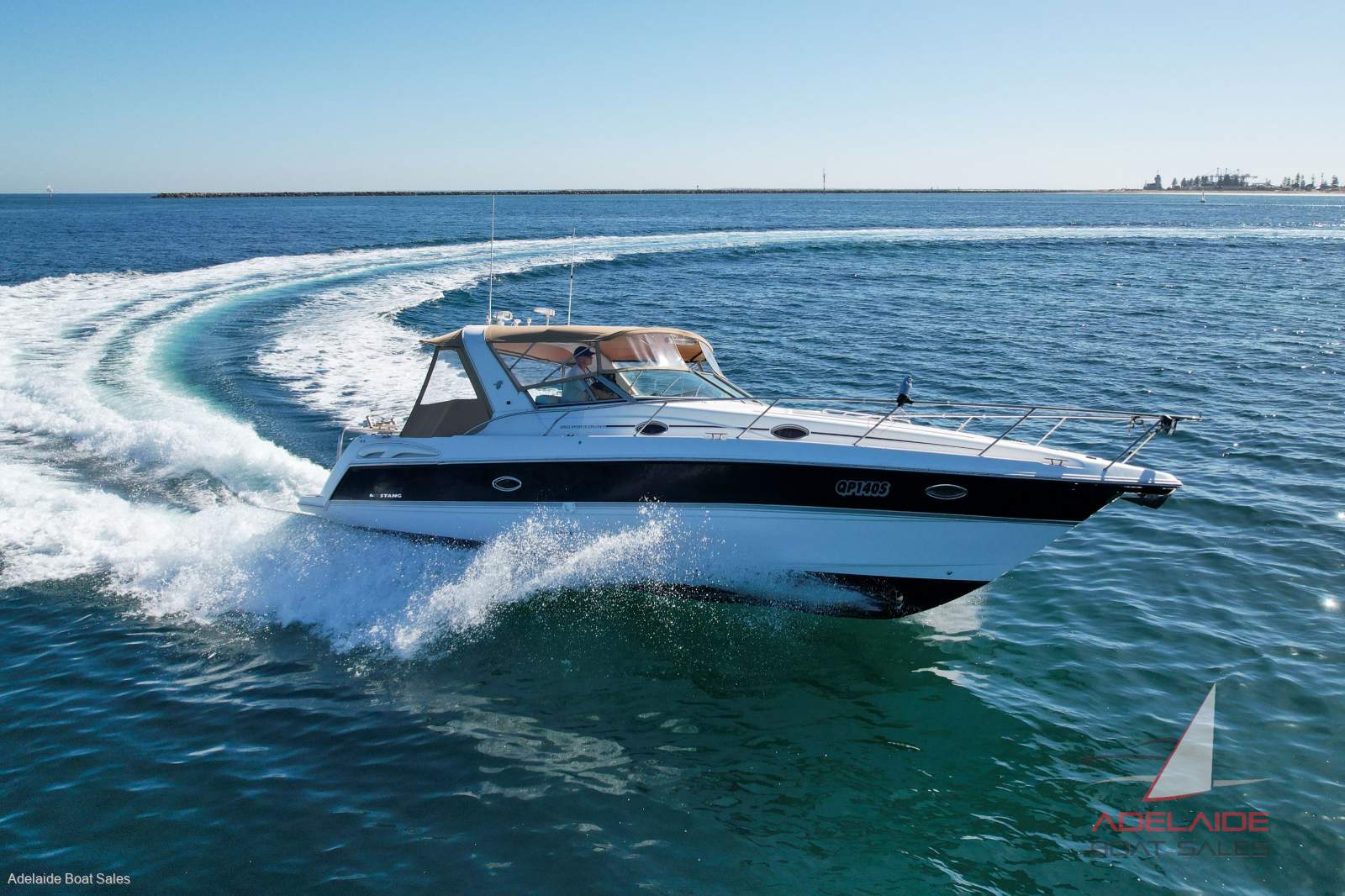 Mustang 3800 LE Sportscruiser with Seakeeper 3 Gyro