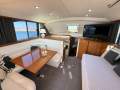Caribbean 35 Flybridge Cruiser MK 3:Spacious saloon