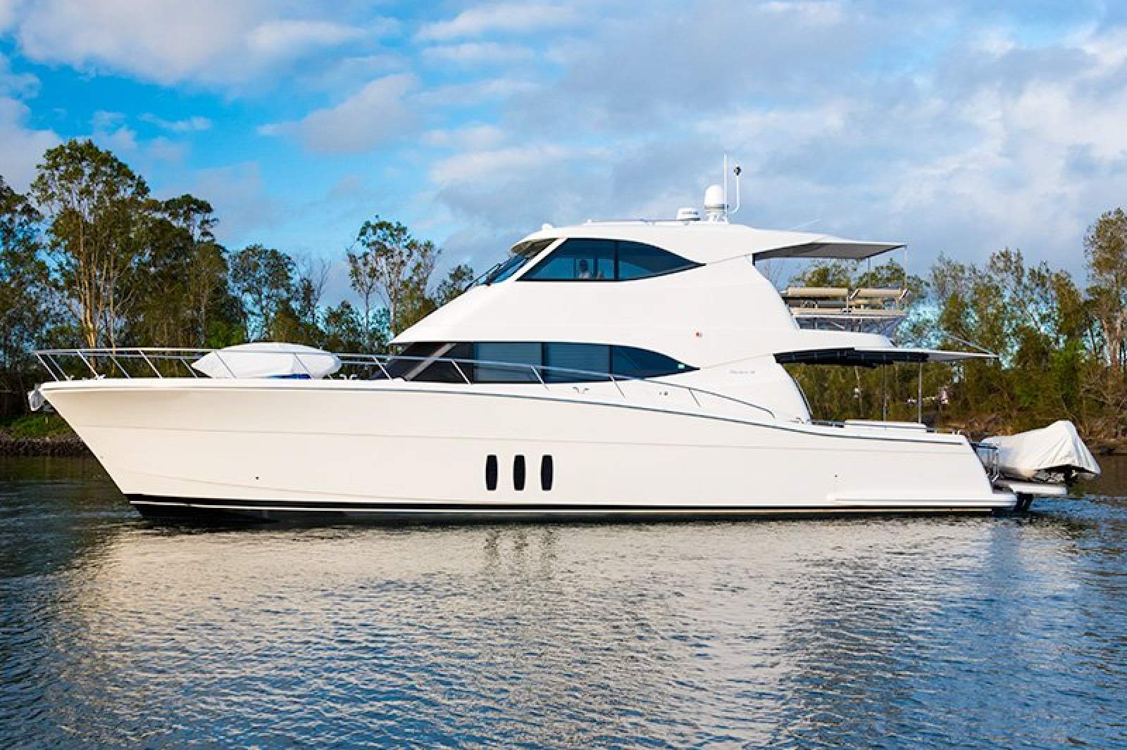 Maritimo M64 Cruising Motor Yacht