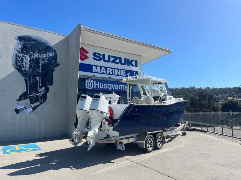 Lux Custom Boats 7700WA ALLOY CENTRE CAB