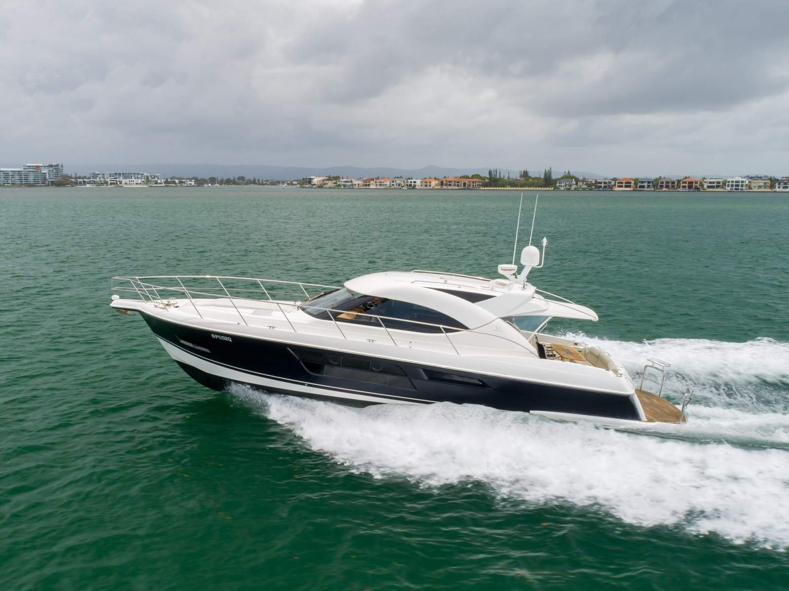 Riviera 5000 Sport Yacht Series II - 2013