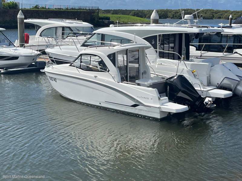 Beneteau Antares 7 v2 OB