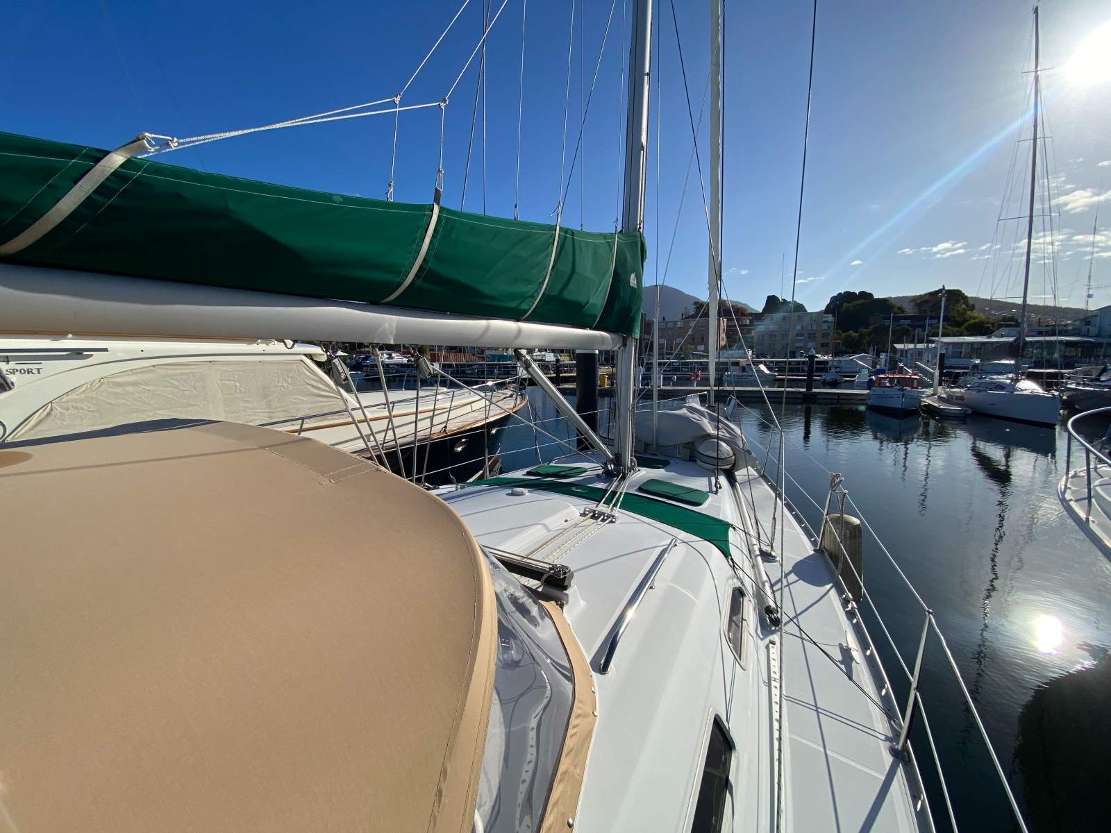 Beneteau 393 – Roomy 2 Cabin version Sancerre