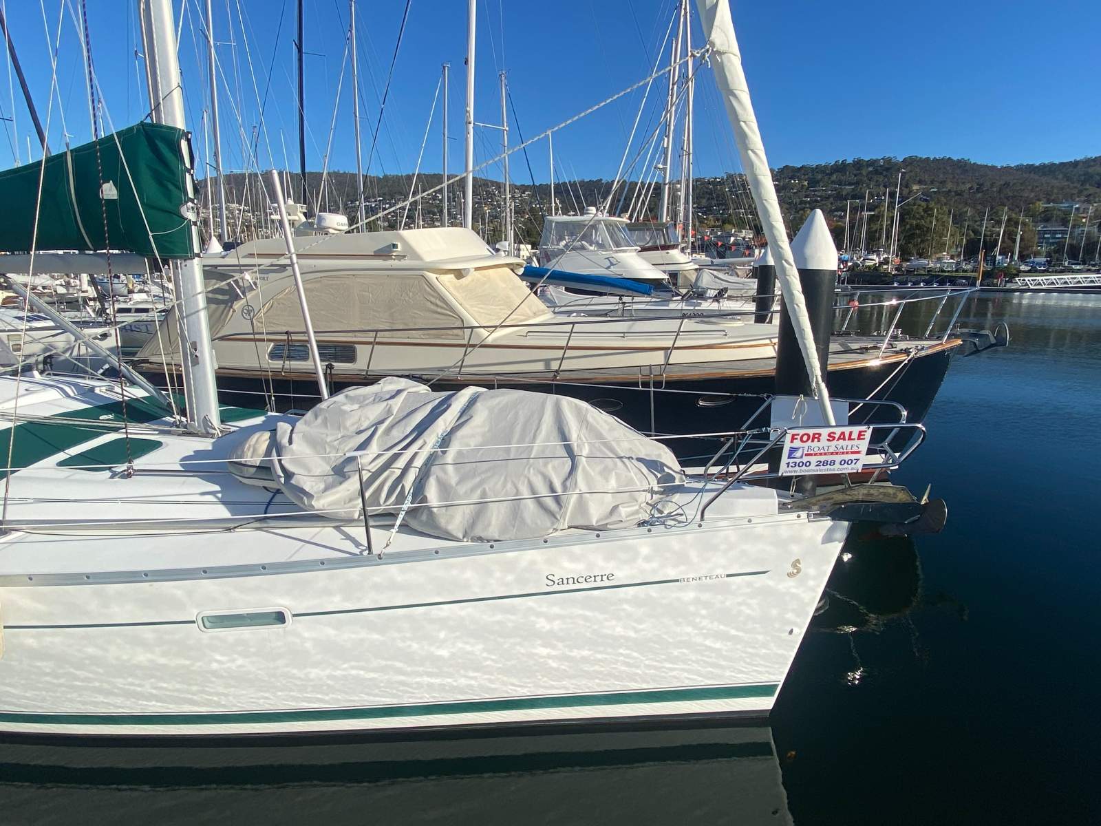 Beneteau 393 – Roomy 2 Cabin version Sancerre