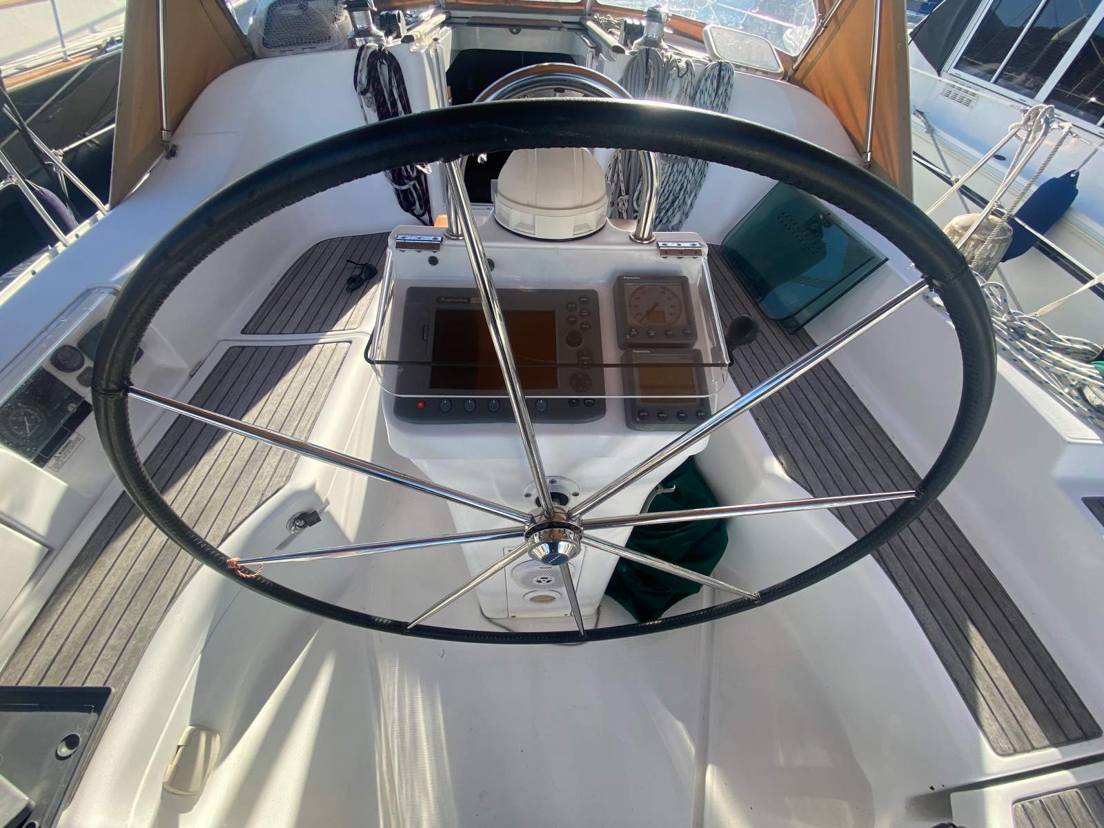 Beneteau 393 – Roomy 2 Cabin version Sancerre