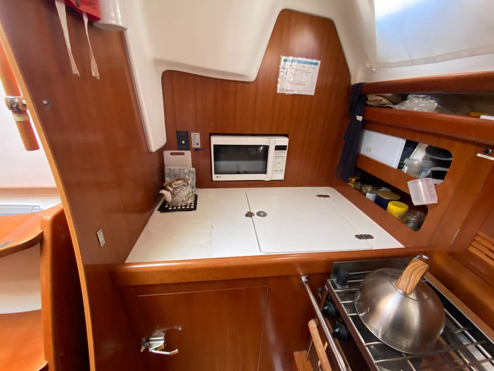 Beneteau 393 – Roomy 2 Cabin version Sancerre