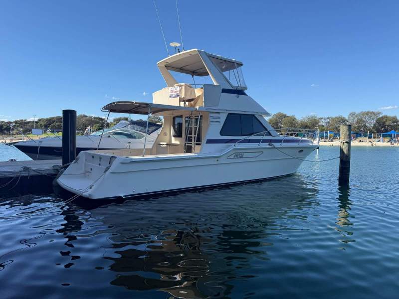 Thomascraft 43 Flybridge Twin Diesel Shaftdrive
