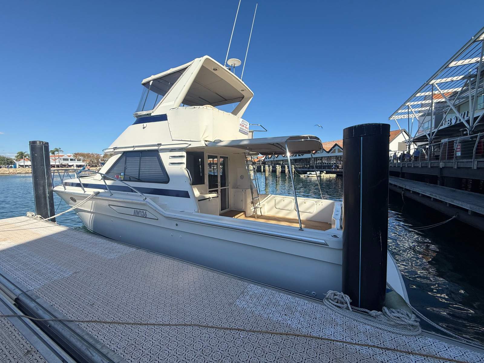 Thomascraft 43 Flybridge Twin Diesel Shaftdrive