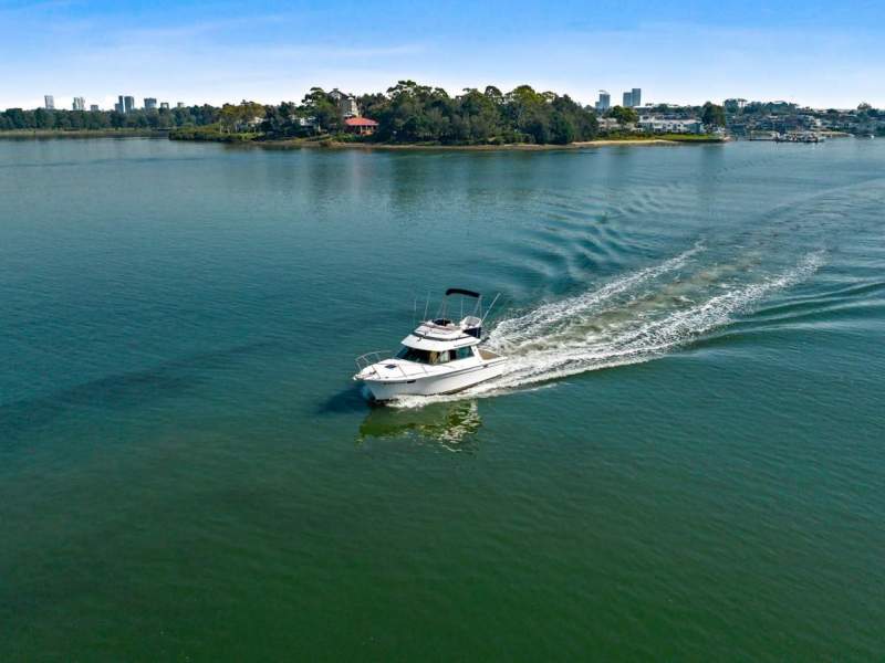 Riviera 27 Flybridge