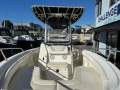 Boston Whaler 220 Outrage 2020 300hp Mercury!