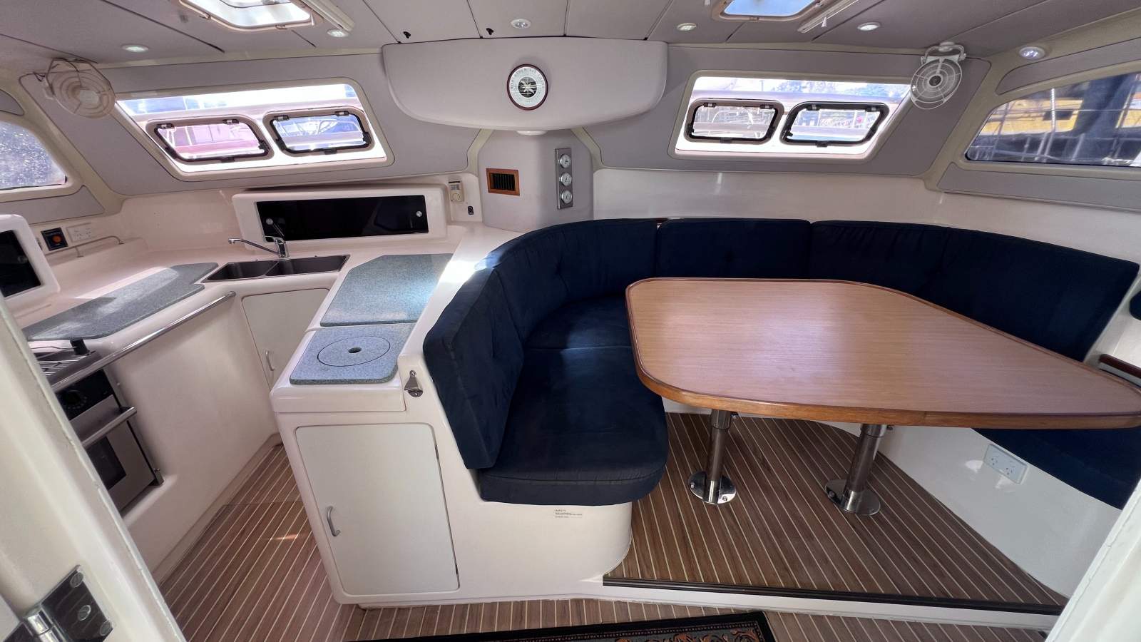 Leopard Catamarans 38